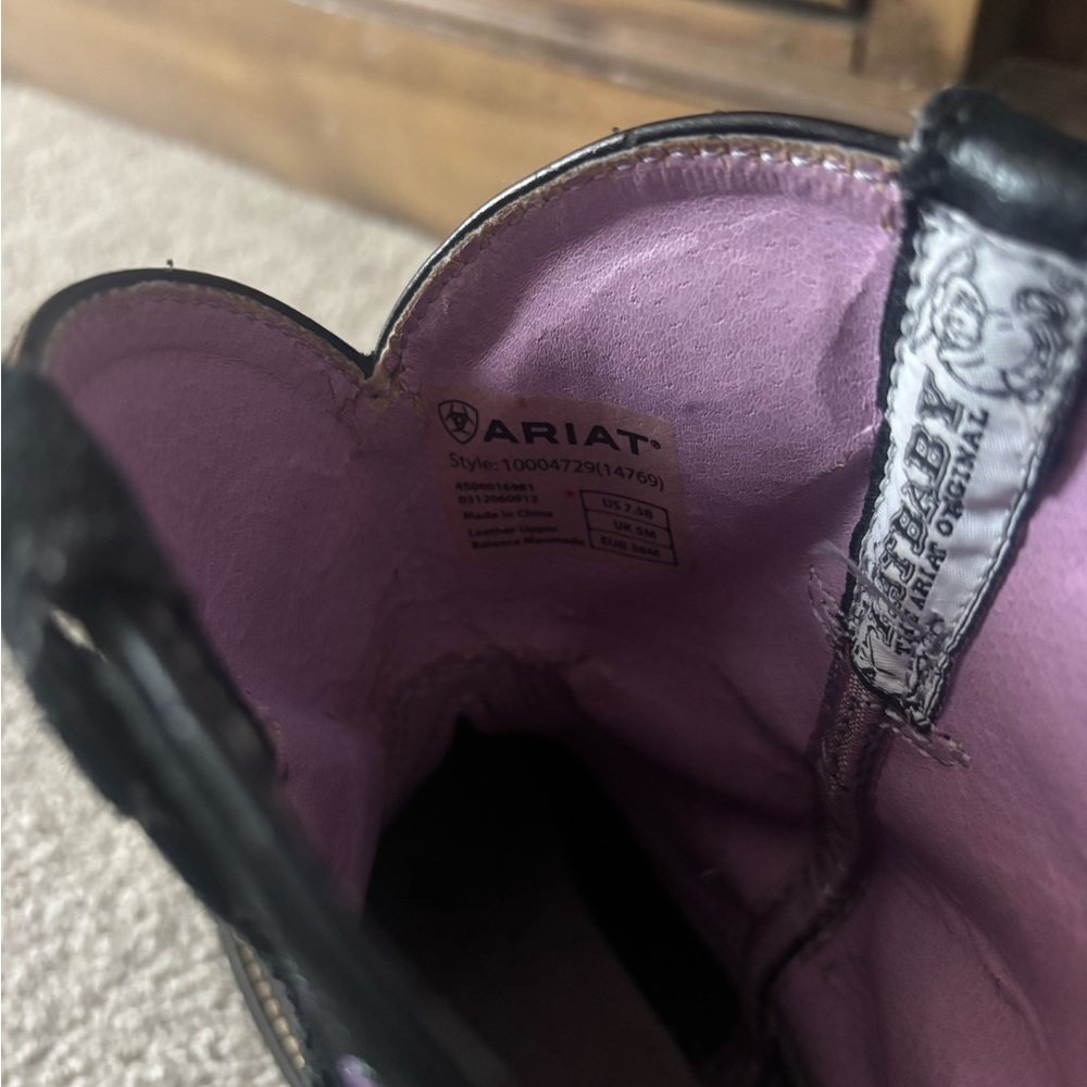 Ariat Cowgirl Western Boots with Embroidery - Picture 4 of 7